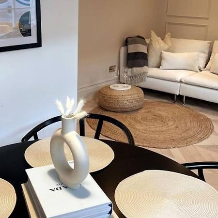 Courtyard Garden, Beautifully Finished Flat - Ba1 Apartment Bath Exterior foto