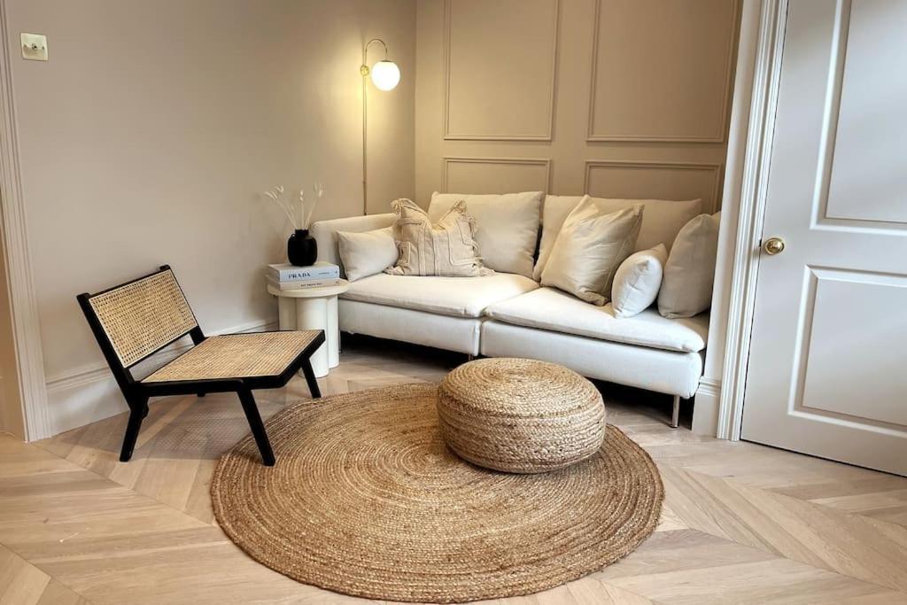 Courtyard Garden, Beautifully Finished Flat - Ba1 Apartment Bath Exterior foto