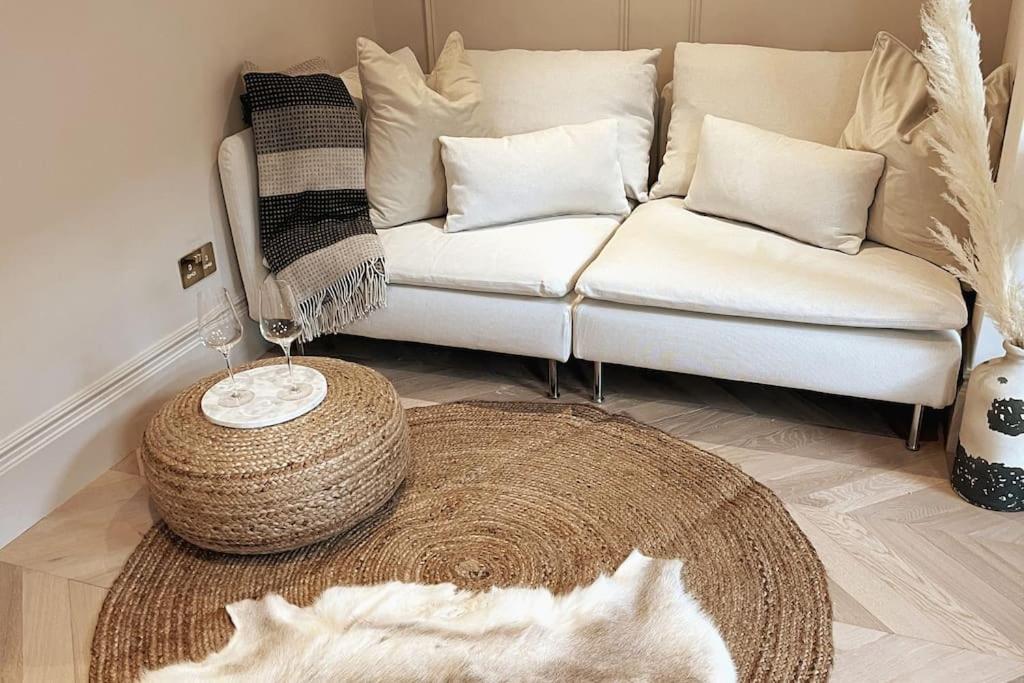 Courtyard Garden, Beautifully Finished Flat - Ba1 Apartment Bath Exterior foto